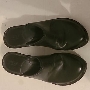 Women mules size 6